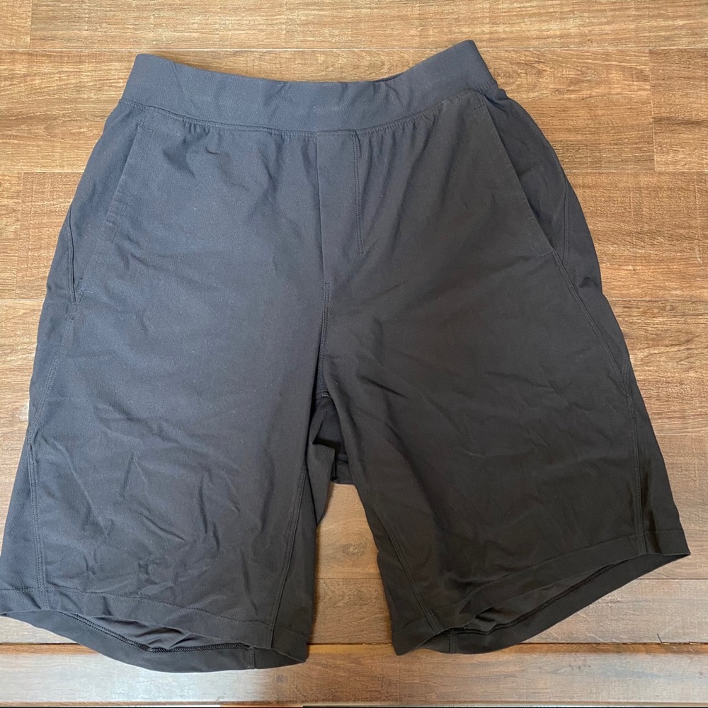 Men’s Lululemon Chill Twill Short Size Small